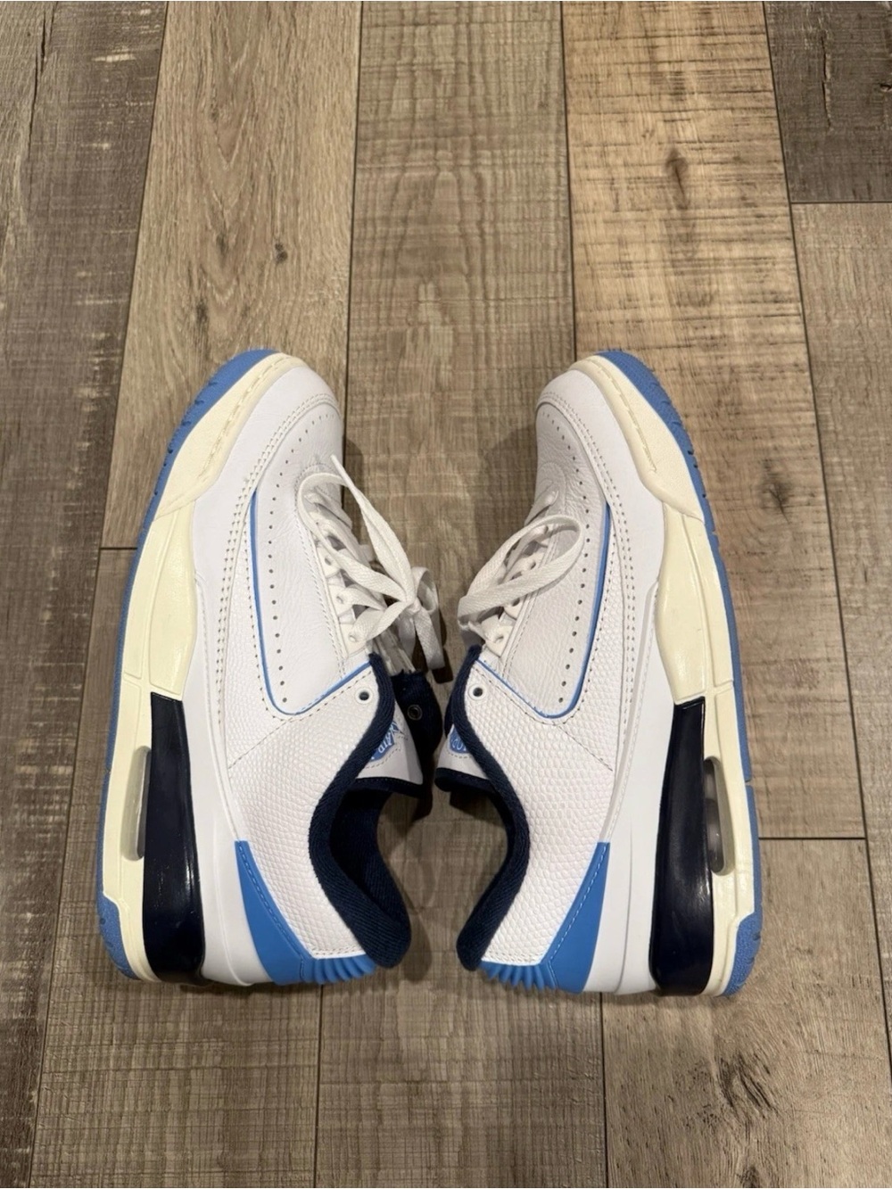 Jordan 2 Low / Men's White Navy and Light Blue Low-Top Sneakers